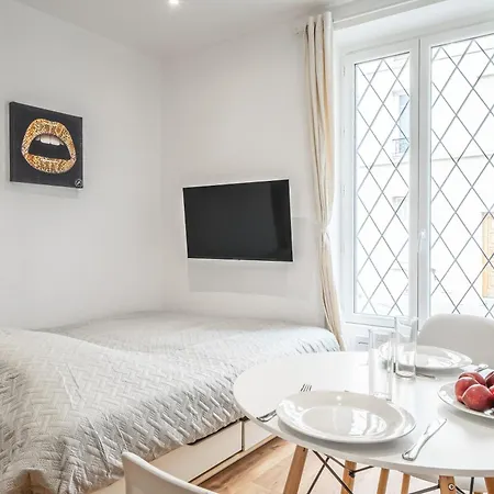 Apartment Rue Roger In Montparnasse Denfert Rochereau - With Direct Train To & From Cdg Airport Paris